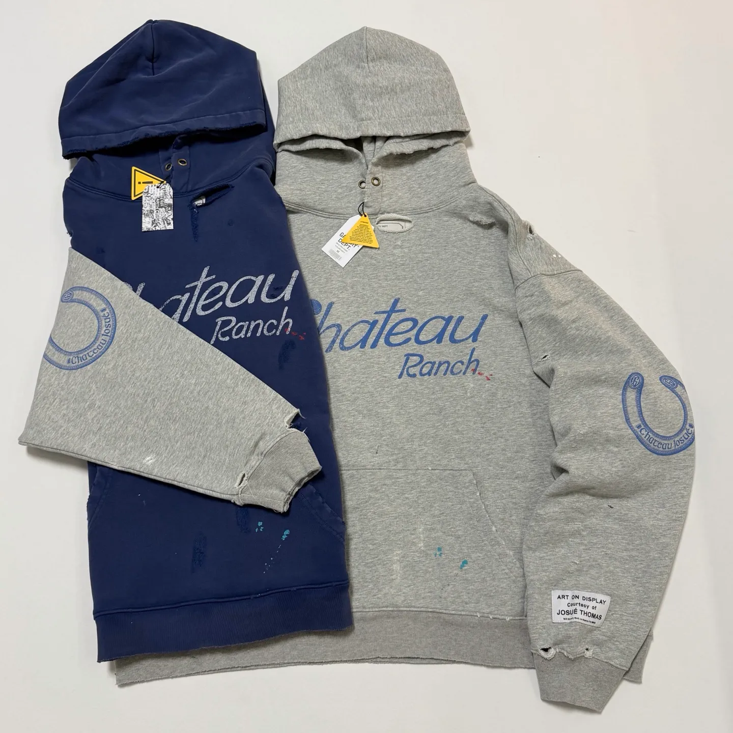 GALLERY DEPT. CHATEAU RANCH HOODIE Horseshoe Chateau ink-splashed damage hoodie blue/washed gray S-XL Assute reactive dyes, ready-to-wear horsetail fading processing, post-color frying processing, super heavy and tedious work, many cuts and hanging wormhole damage processing➕hand-splashing ink, very time-consuming and labor-intensive Correct version Original main mark➕Large main mark➕Yellow wash mark The original BOXY short and wide version has not been changed at all. God-cut. Authentic level printing process. Post-washing treatment to show natural aging effect.